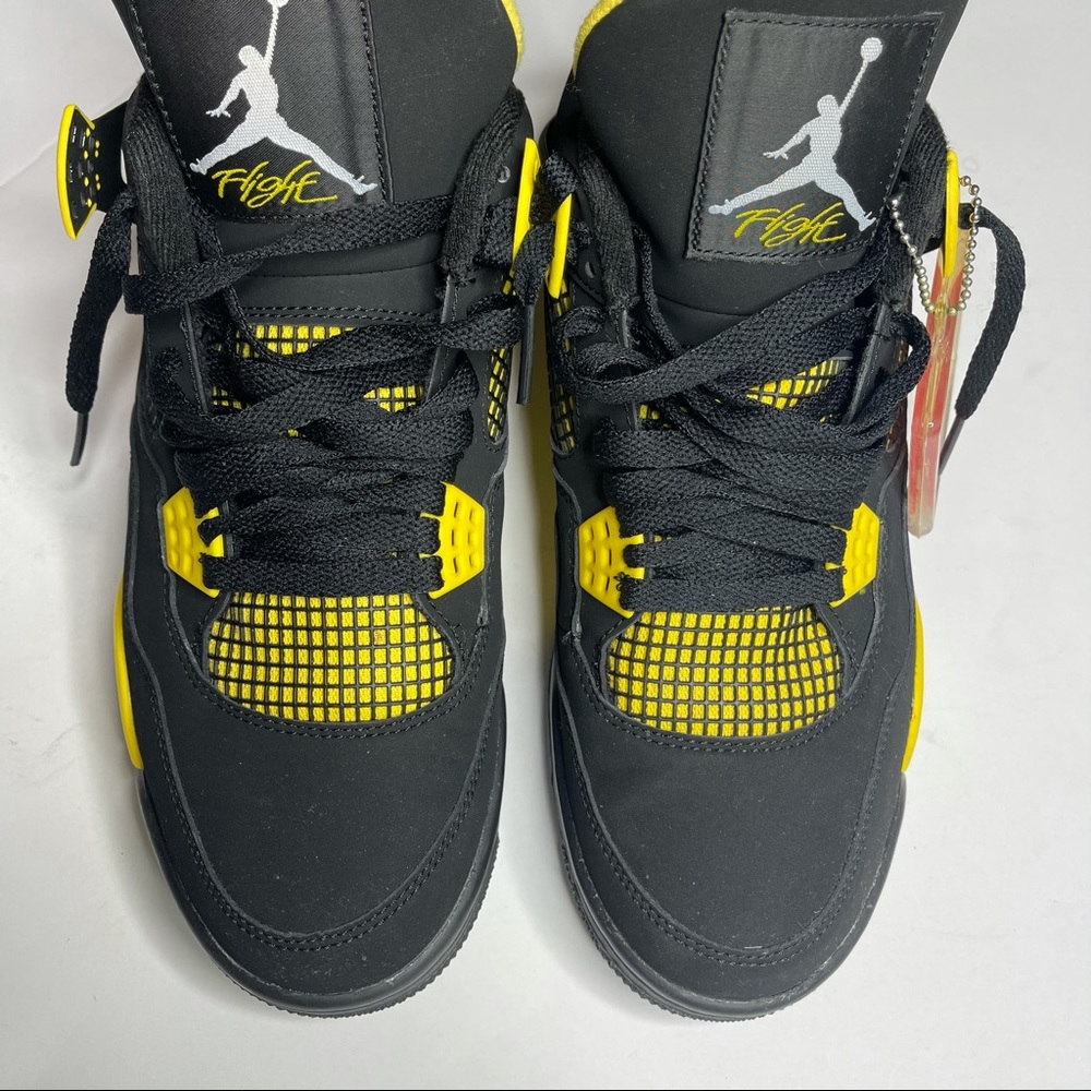 SOLD Air Jordan 4 Retro- Thunder - Picture 3 of 6